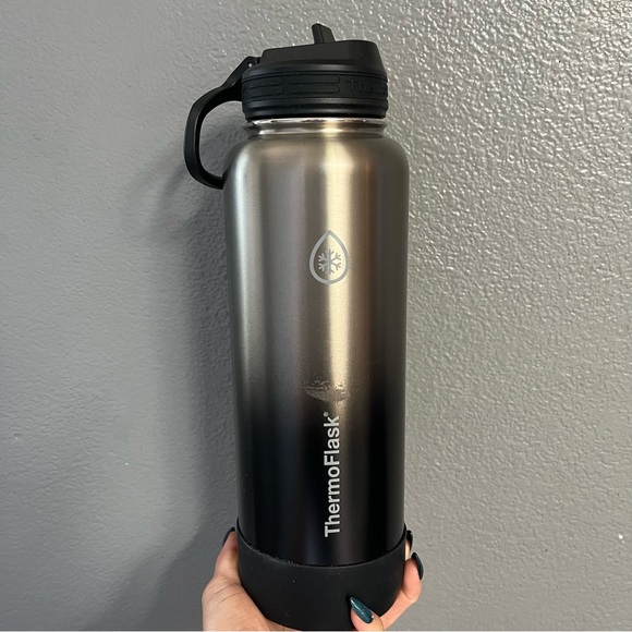 ThermoFlask 40 oz Stainless Steel Water Bottle - Picture 1 of 6